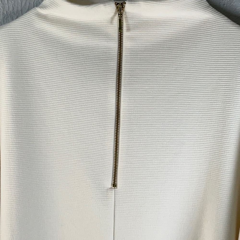 ZENERGY White Quarter Zip Tunic w/Tyra Cold Shoulder Sleeves Size 3 (Size 16) - Picture 2 of 9